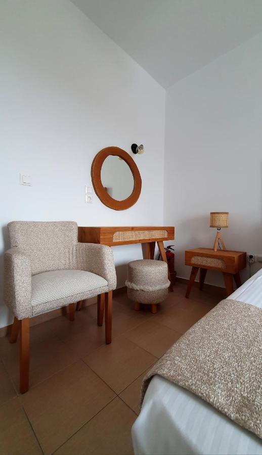 Sarakiniko Rooms Αδάμας Εξωτερικό φωτογραφία