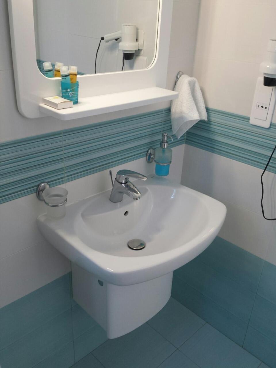 Sarakiniko Rooms Αδάμας Εξωτερικό φωτογραφία