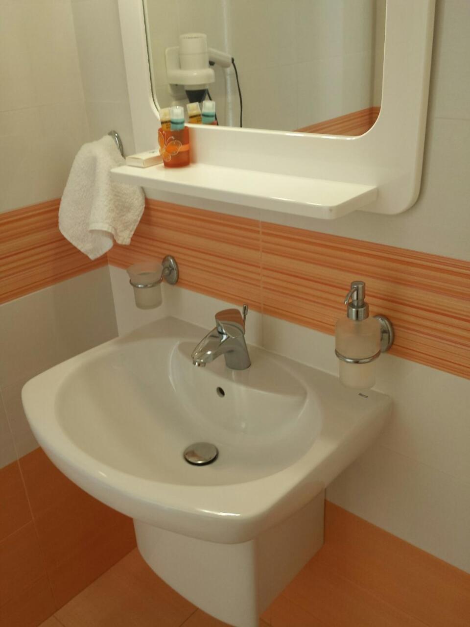 Sarakiniko Rooms Αδάμας Εξωτερικό φωτογραφία