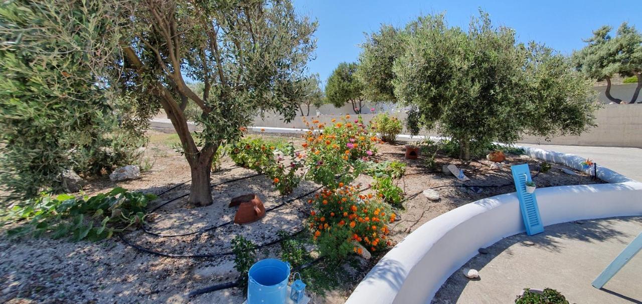 Sarakiniko Rooms Αδάμας Εξωτερικό φωτογραφία